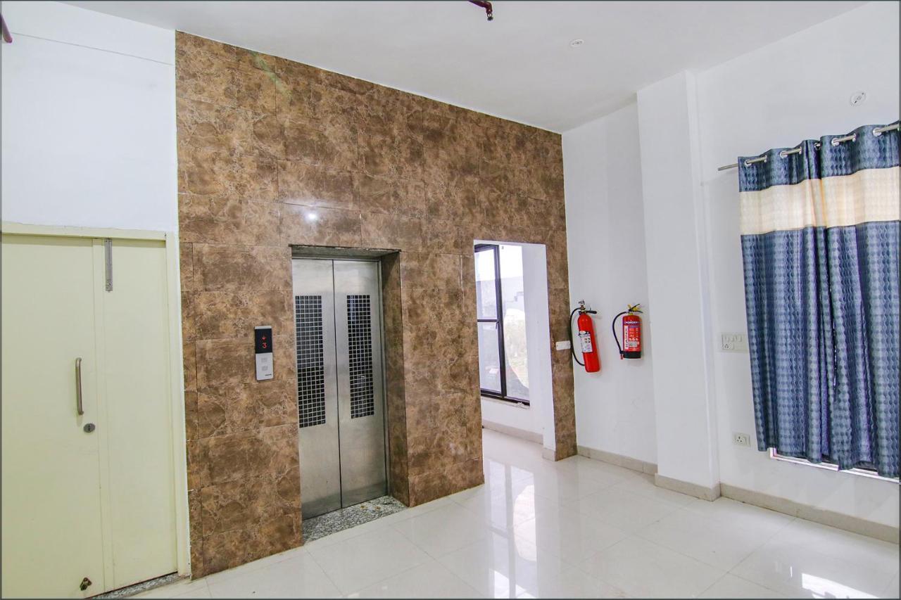 Fabhotel Grand Hotel New Delhi